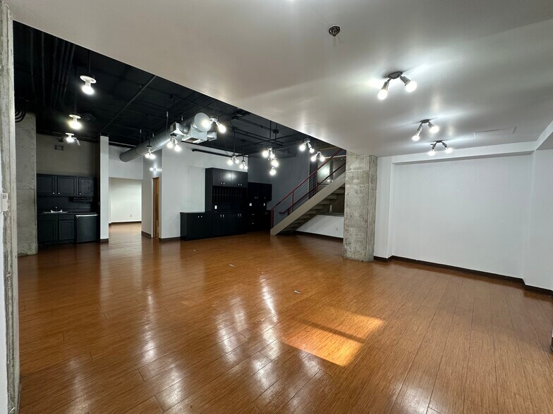 More Photos Of 4 S Linn St, Iowa City Office For Lease