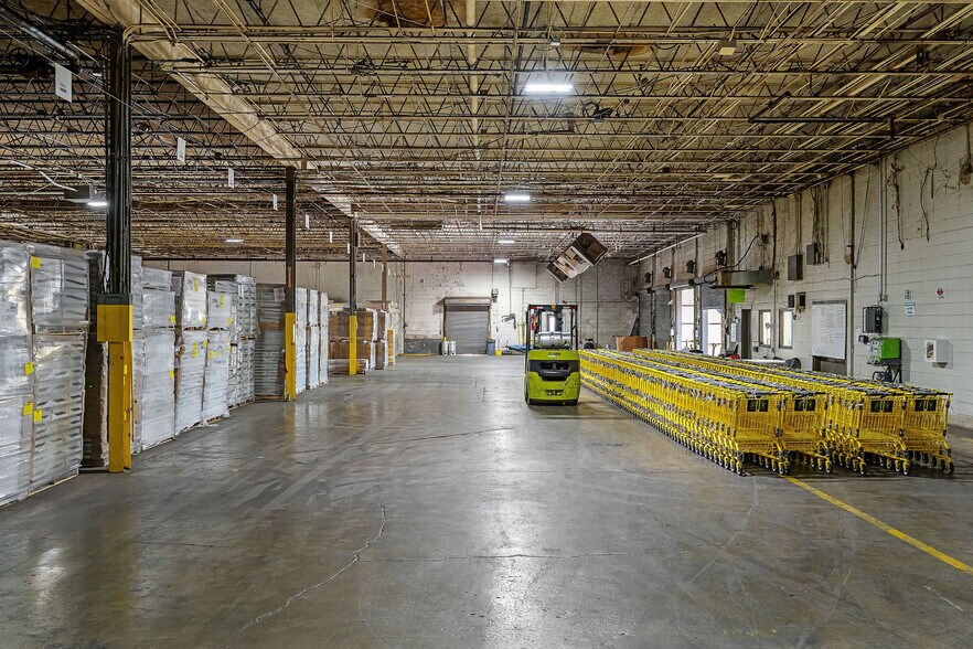 More Photos Of 204 Red Rd, McMinnville Warehouse For Sale