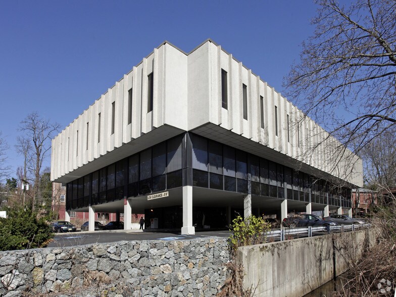 More Photos Of 111 Northfield Ave, West Orange Office For Lease