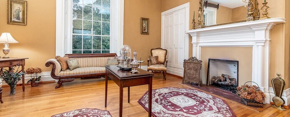 More Photos Of 325 Factory Outlet Dr, Max Meadows Specialty For Sale