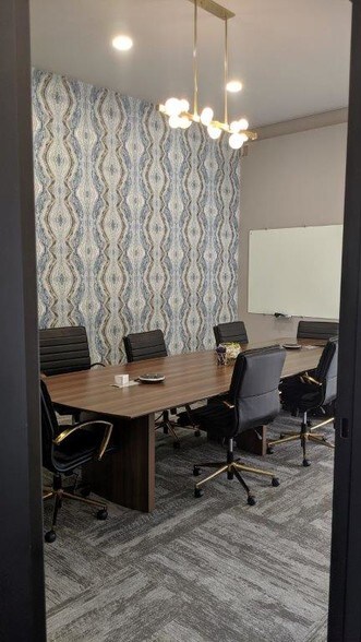More Photos Of 1150 Empire Central Pl, Dallas Office For Lease