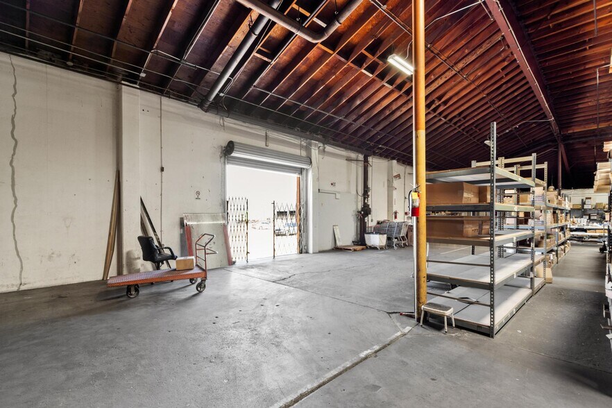More Photos Of 6310 Corsair St, Commerce Manufacturing For Sale