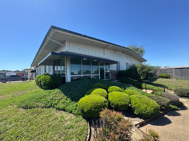 Primary Photo Of 3869 New Getwell Rd, Memphis Warehouse For Lease