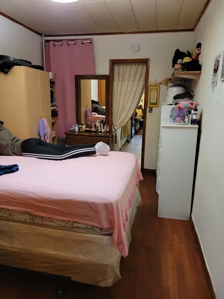 More Photos Of 1858 Cornelia St, Ridgewood Apartments For Sale