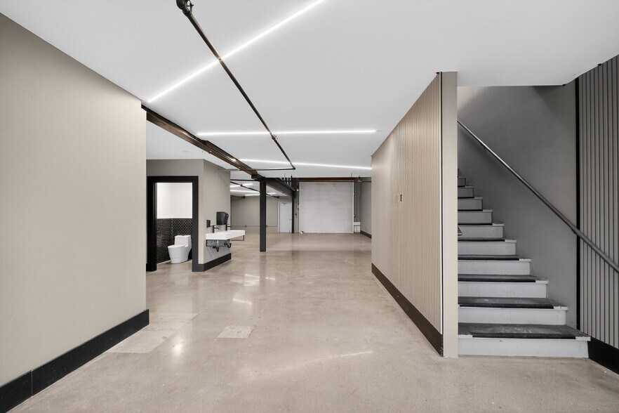 More Photos Of 4125 Market St, Ventura Light Manufacturing For Sale