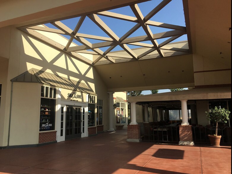 More Photos Of 9000 Ming Ave, Bakersfield Unknown For Lease