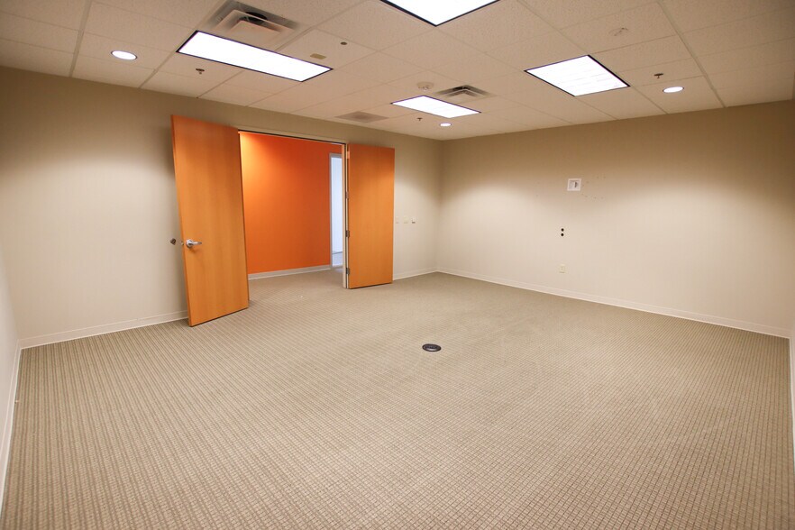 More Photos Of 8045 Arco Corporate Dr, Raleigh Office For Lease