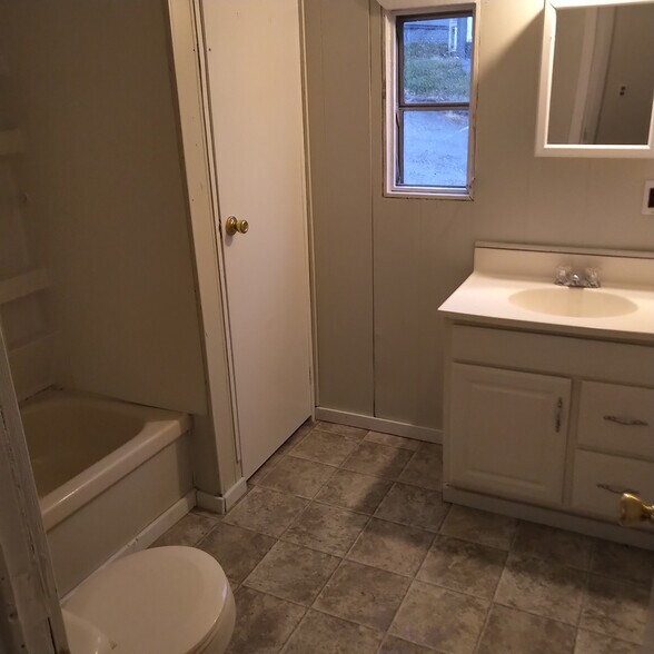 More Photos Of 222 Myers St, Hancock Manufactured Housing Mobile Home Park For Sale