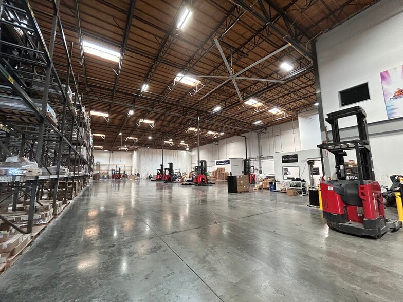 More Photos Of 28470 Witherspoon Pky, Valencia Manufacturing For Lease