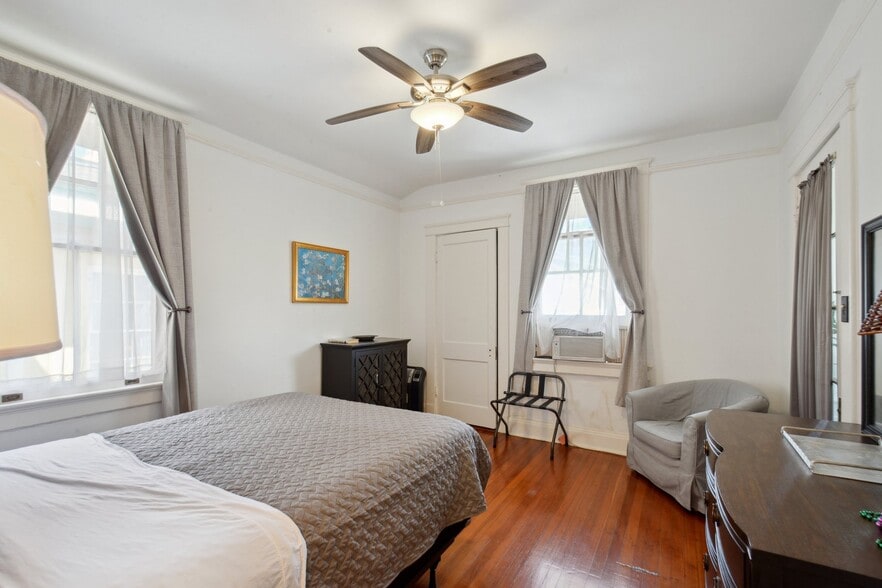 More Photos Of 1730 Prytania St, New Orleans Apartments For Sale