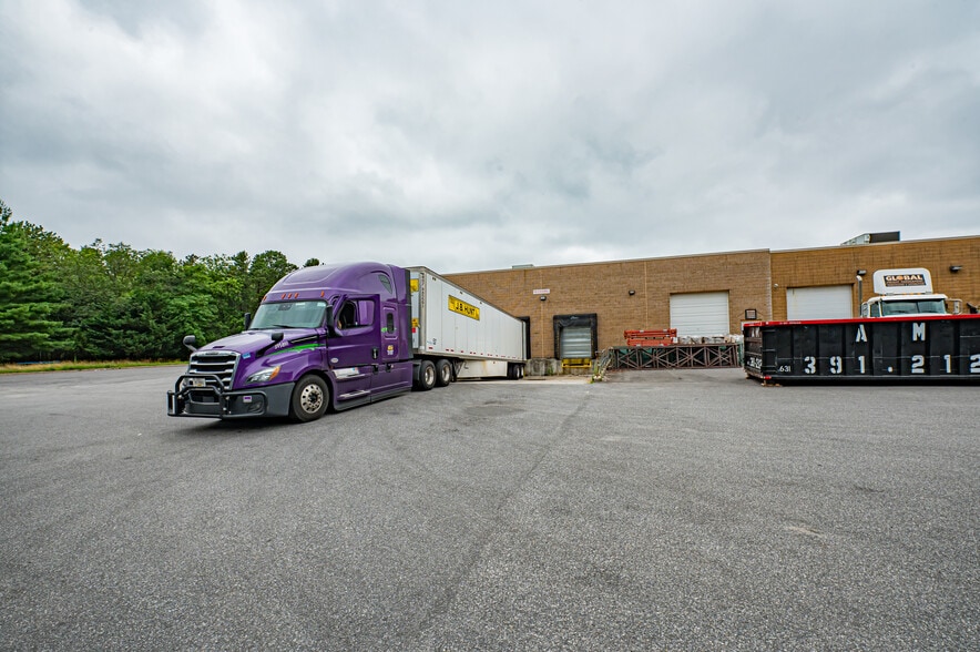 More Photos Of 30 Crossways E, Bohemia Manufacturing For Sale