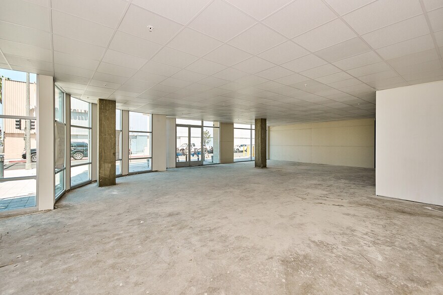 More Photos Of 1598 Long Beach Blvd, Long Beach Storefront Retail Office For Sale