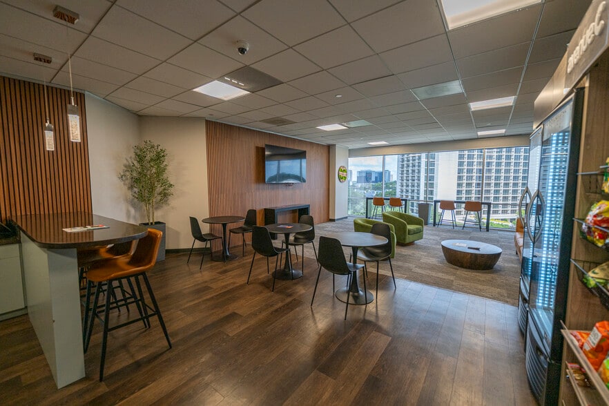 More Photos Of 4265 San Felipe St, Houston Office For Lease