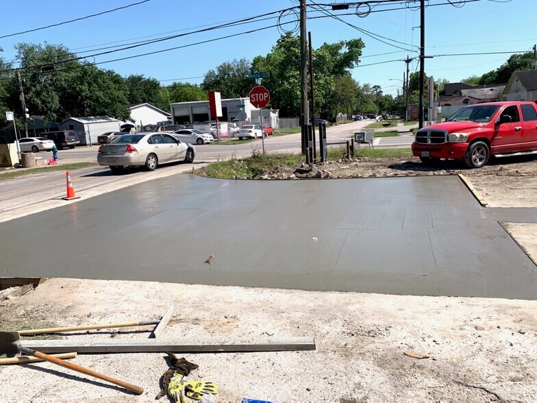 More Photos Of 515 Berry Rd, Houston Freestanding For Lease