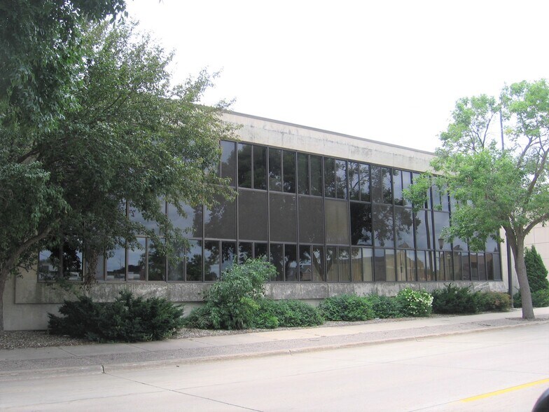 More Photos Of 310 2nd St NE, Austin Office For Sale