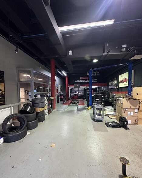 More Photos Of 10200 NW 25th St, Doral Light Distribution For Sale