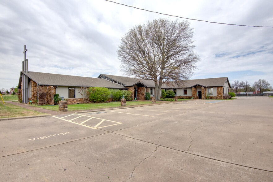 More Photos Of 2833 W Main St, Jenks Religious Facility For Sale