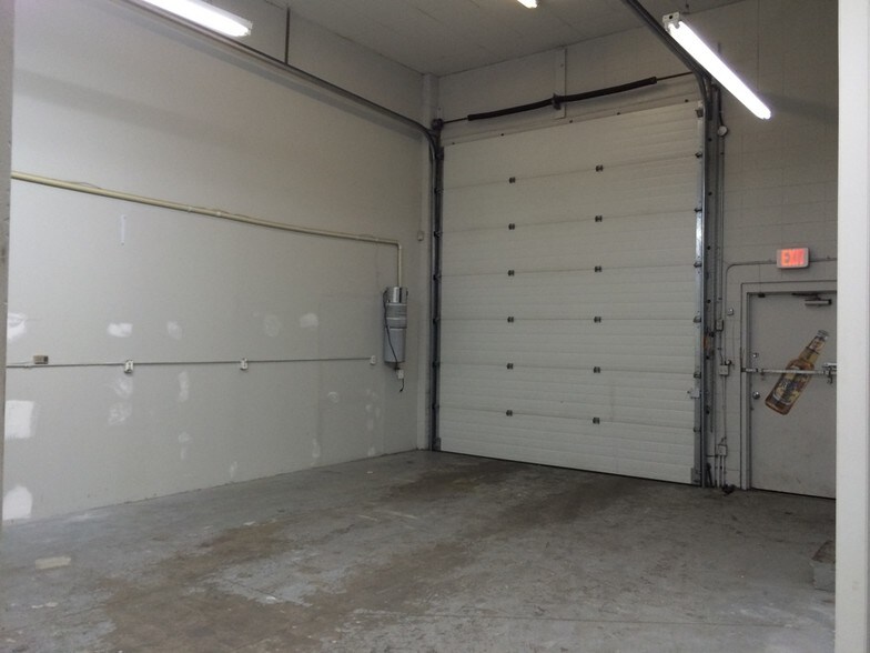 More Photos Of 1919 27th Ave NE, Calgary Warehouse For Sale