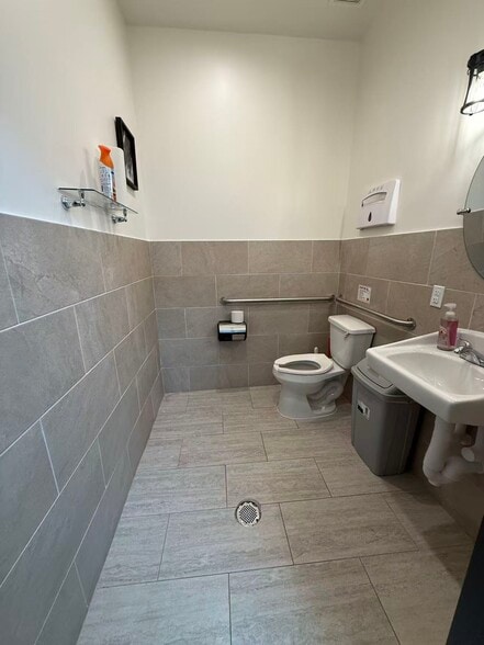 More Photos Of 7601 W Sam Houston S, Houston Storefront For Sale