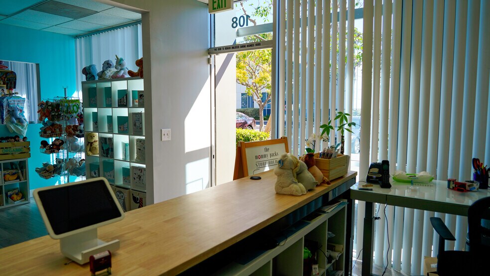 More Photos Of 20984 Bake Pky, Lake Forest Unknown For Lease