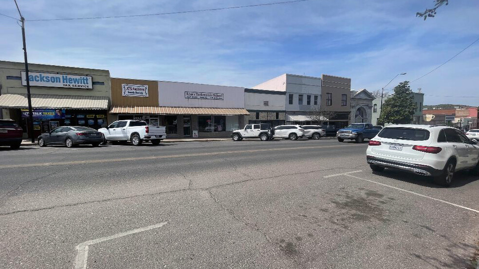 More Photos Of 254 N Broad St, Globe Storefront Retail Office For Sale