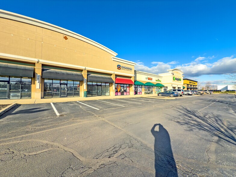 More Photos Of 160 Plainfield Village Dr, Plainfield General Retail For Sale