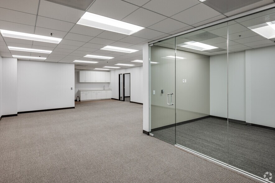 More Photos Of 23101 Lake Center Dr, Lake Forest Office For Lease