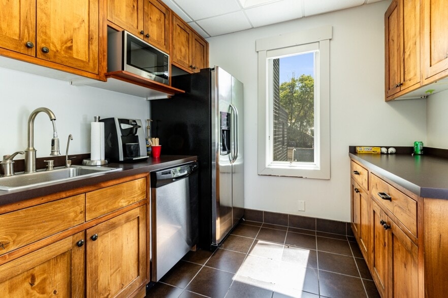 More Photos Of 537 Main St, Park City Storefront Retail Office For Lease