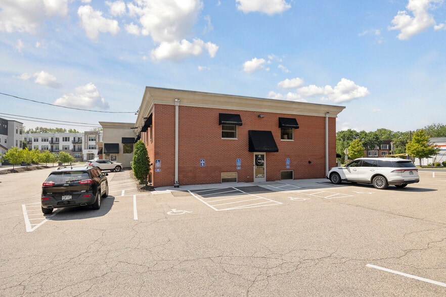 More Photos Of 4420 Valley View Rd, Edina Office For Lease