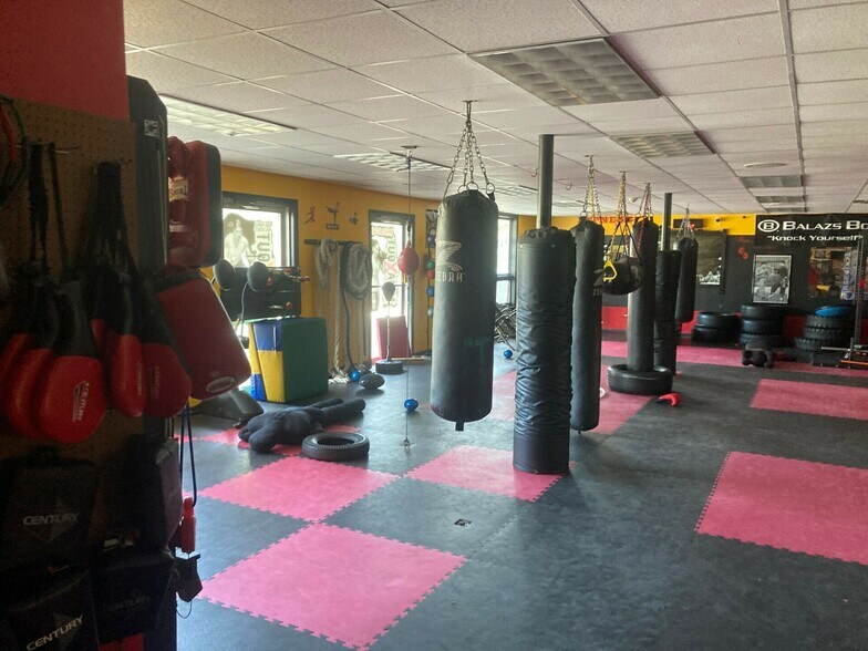 More Photos Of 114 Pembroke St, Kingston Storefront Retail Residential For Sale