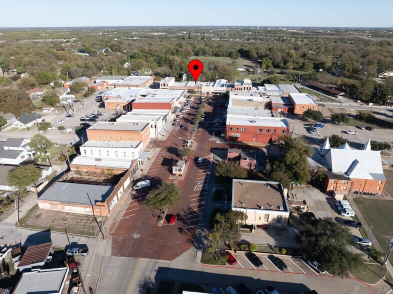 More Photos Of 107 S Main St, Farmersville Storefront For Sale