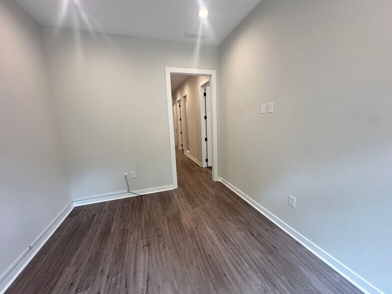 More Photos Of 6110 McFarland Station Dr, Alpharetta Medical For Lease