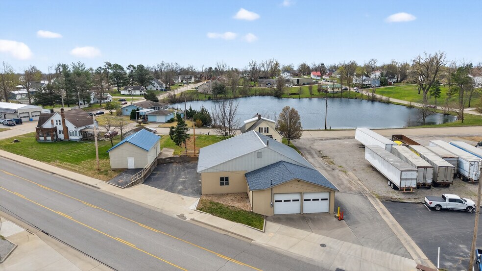 More Photos Of 317 S Kingshighway St, Perryville Industrial For Sale