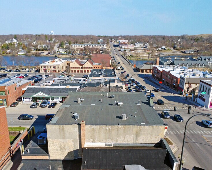 More Photos Of 101-105 W State St, Geneva Restaurant For Lease
