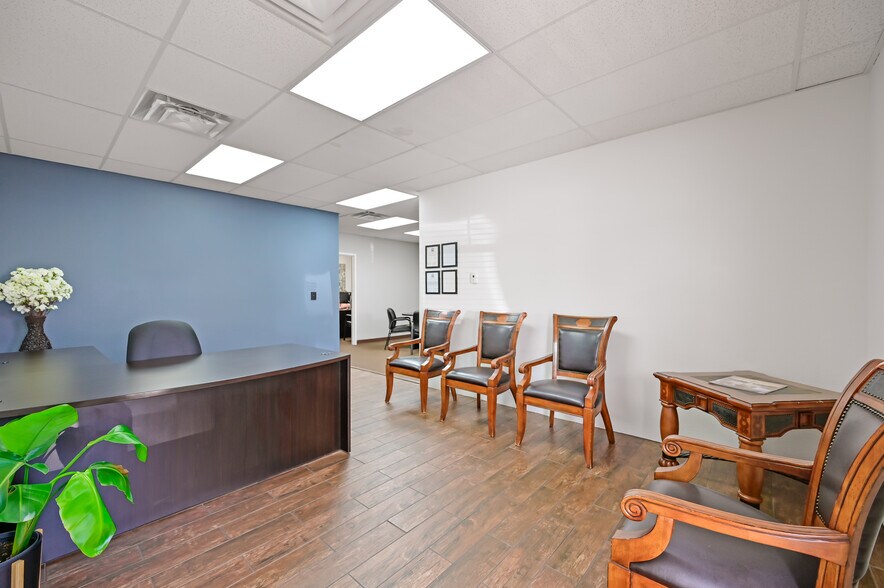 More Photos Of 3600 Rodeo Ln, Santa Fe Medical For Sale
