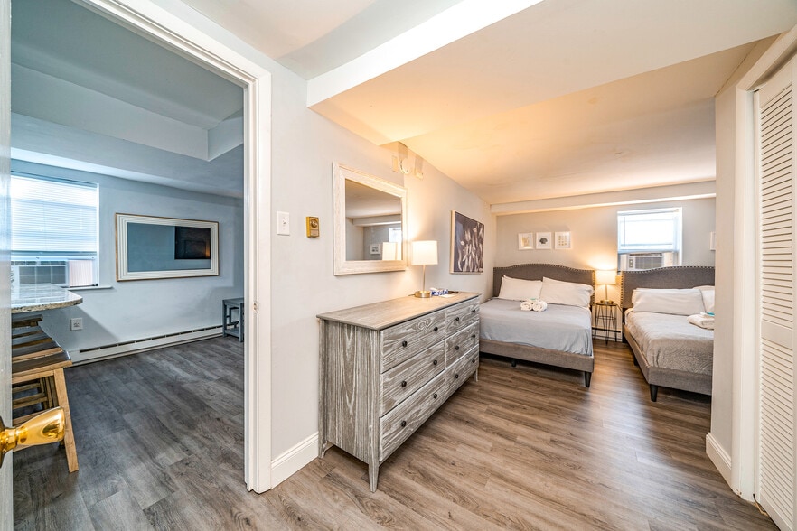 More Photos Of 617 E 8th St, Ocean City Hotel For Sale