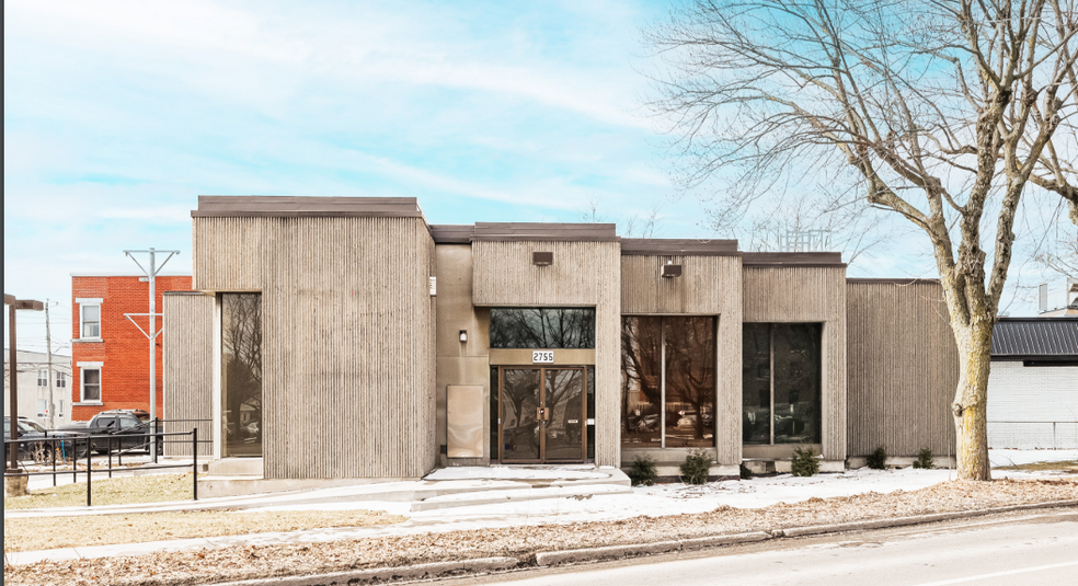 Primary Photo Of 2700 Av Saint-Joseph, Saint-hyacinthe Storefront Retail Office For Sale