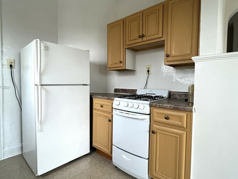 More Photos Of 7704 S Emerald Ave, Chicago Apartments For Sale