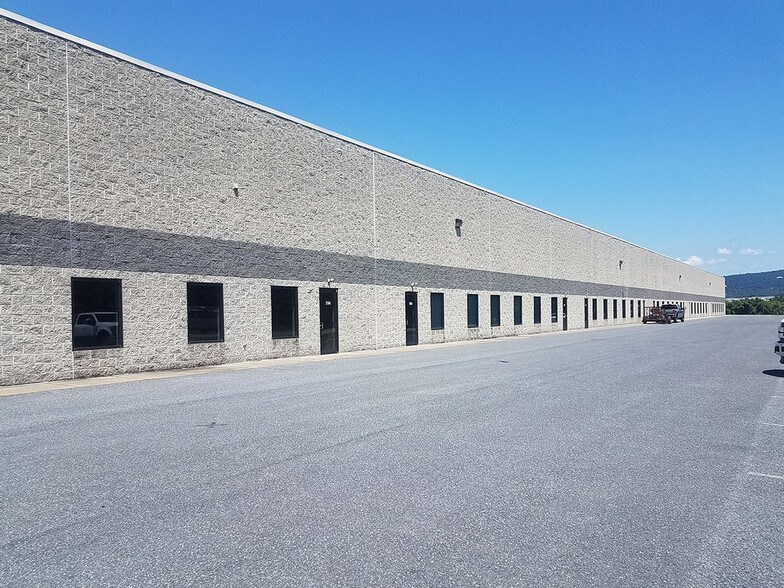 More Photos Of 1900 Crooked Hill Rd, Harrisburg Warehouse For Lease
