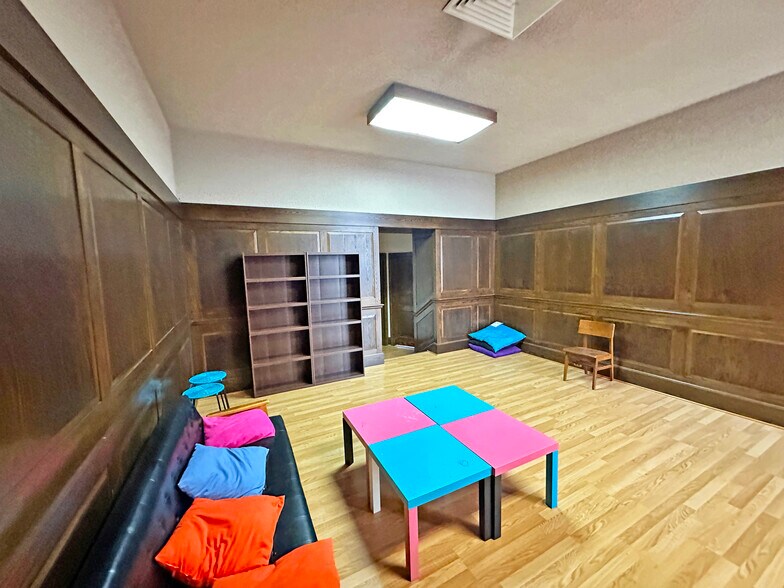 More Photos Of 215 N Court St, Rockford Religious Facility For Sale
