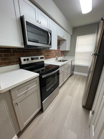 More Photos Of 1910 Southern Ave, Biloxi Apartments For Sale