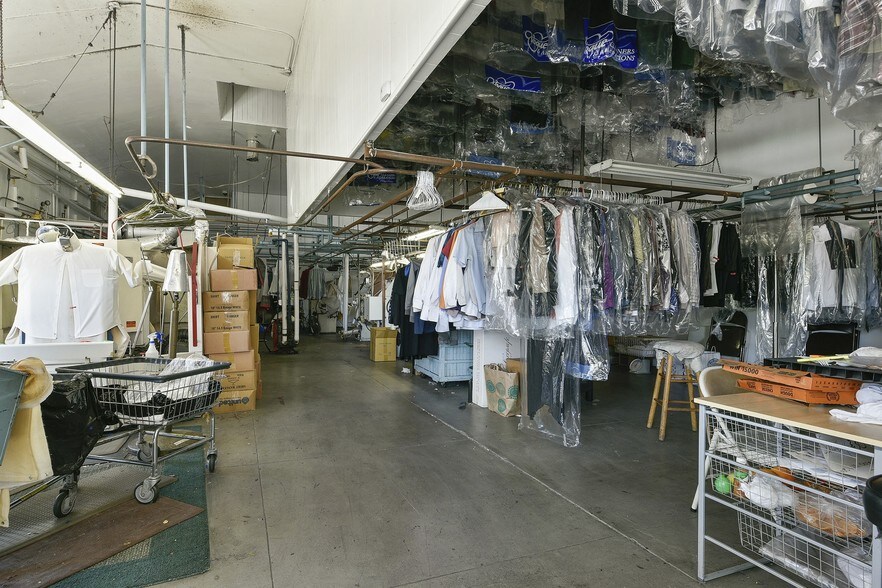 More Photos Of 2974-2996 Macarthur Blvd, Oakland Storefront For Lease