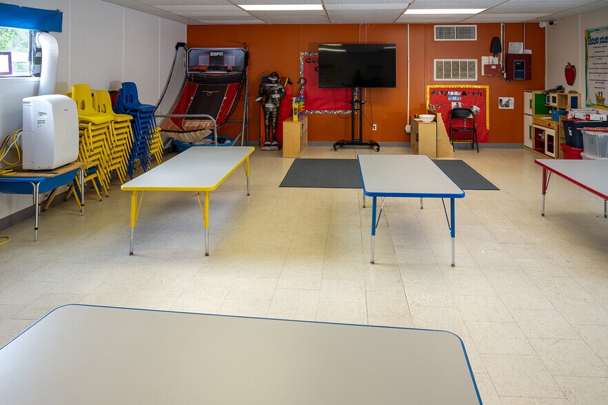 More Photos Of 10355 Mills Rd, Houston Religious Facility For Sale