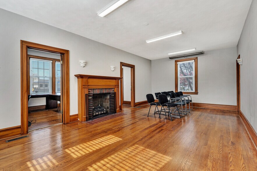 More Photos Of 5034 Williamson Rd NW, Roanoke Office For Lease