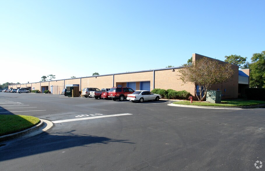 More Photos Of 925 S Semoran Blvd, Winter Park Unknown For Lease