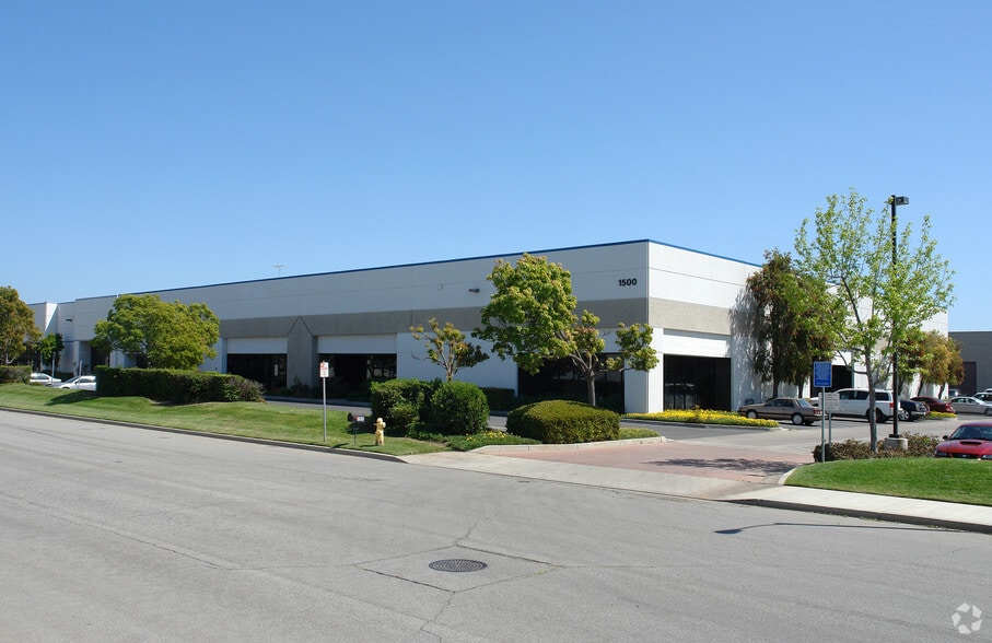 More Photos Of 1500 Beacon Pl, Oxnard Warehouse For Sale