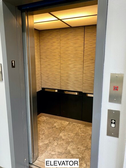 More Photos Of 907 Ranch Road 620 S, Austin Office Residential For Lease