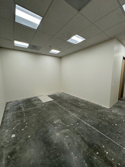 More Photos Of 25425 Orchard Village Rd, Santa Clarita Medical For Sale