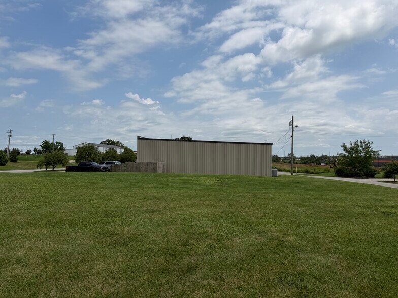 More Photos Of 100 Summer Ct, Georgetown Light Distribution For Lease