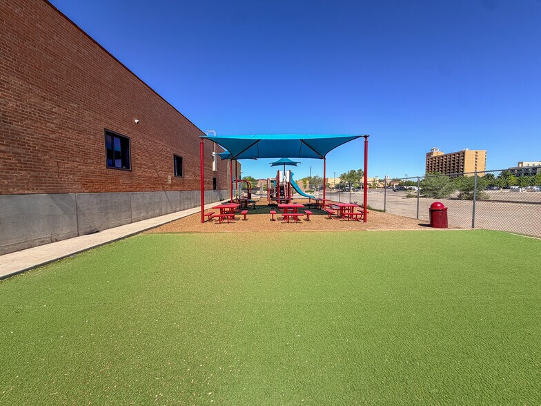 More Photos Of 1905 Mountain Rd NW, Albuquerque Schools For Lease